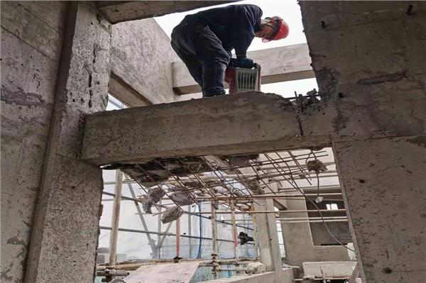 混凝土柱子拆除的方法。