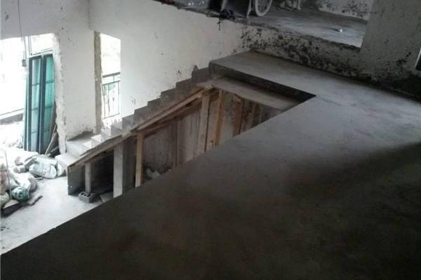 二楼钢筋混凝土楼梯怎么拆除？