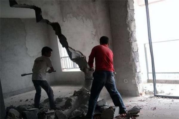 砸墙的师傅去哪找？