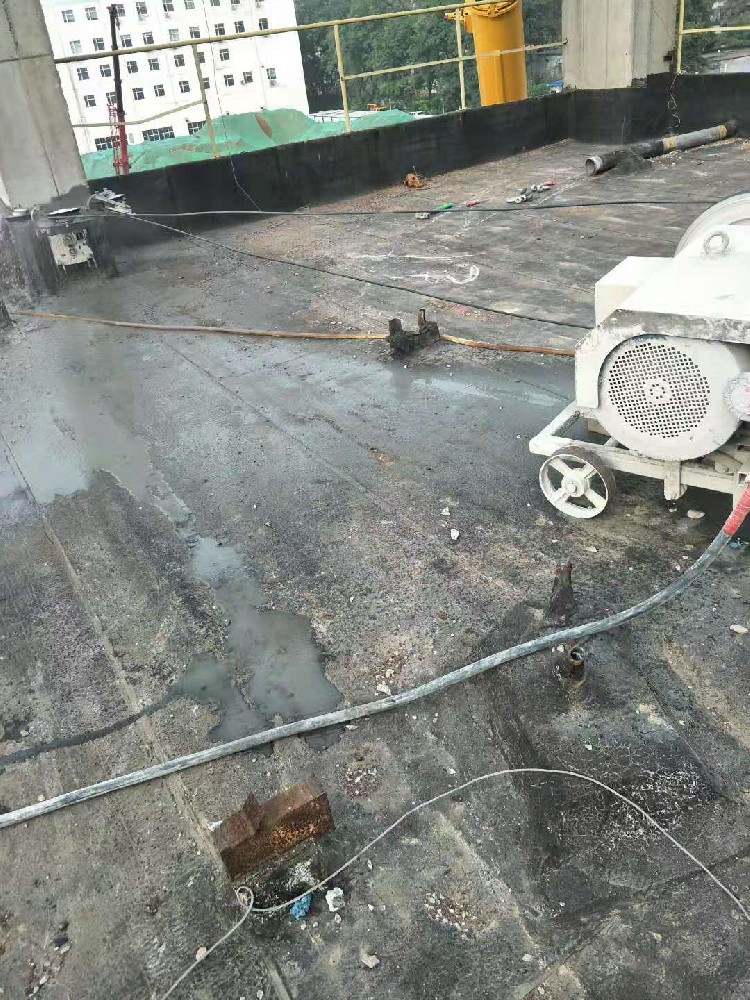 混凝土工程缺陷处理:夹渣、露筋、爆模涨模、缺棱掉角的原因与应对措施
