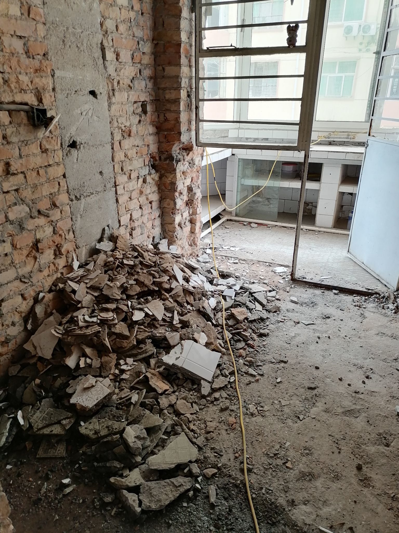 装修拆除,居家拆除,拆墙砖