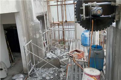 揭秘混凝土墙体切割拆除费用：一立方究竟多少钱？